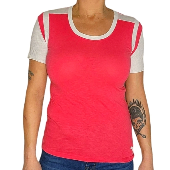Pink by VS Short Sleeve Raglan Shirt Hot Pink Size Medium - Picture 1 of 4